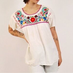 Vintage Floral Embroidered Peasant Blouse
